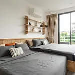 Skylineheaven Rustic Rail & Roam