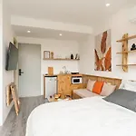 Skylineheaven Rustic Rail & Roam
